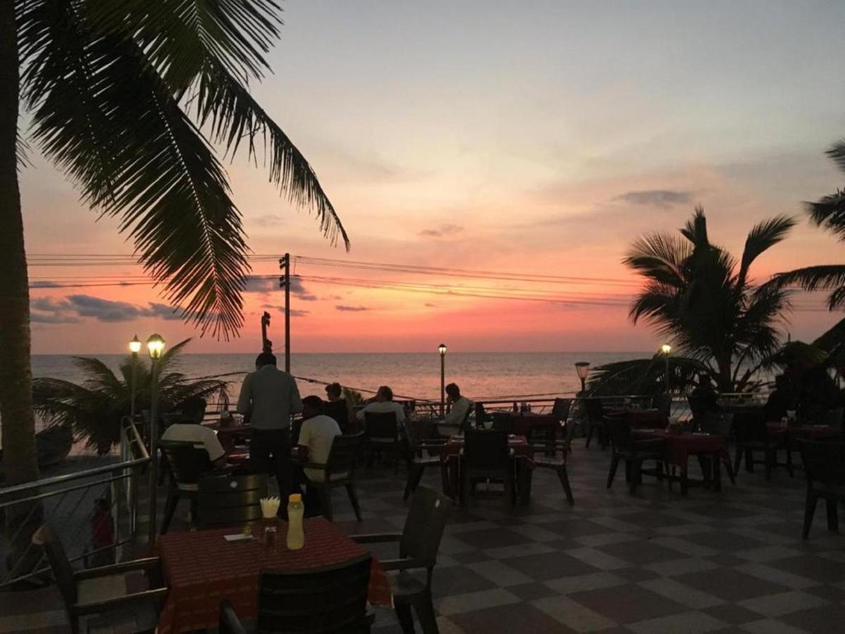 Seaface Beach Resort Kovalam Buitenkant foto