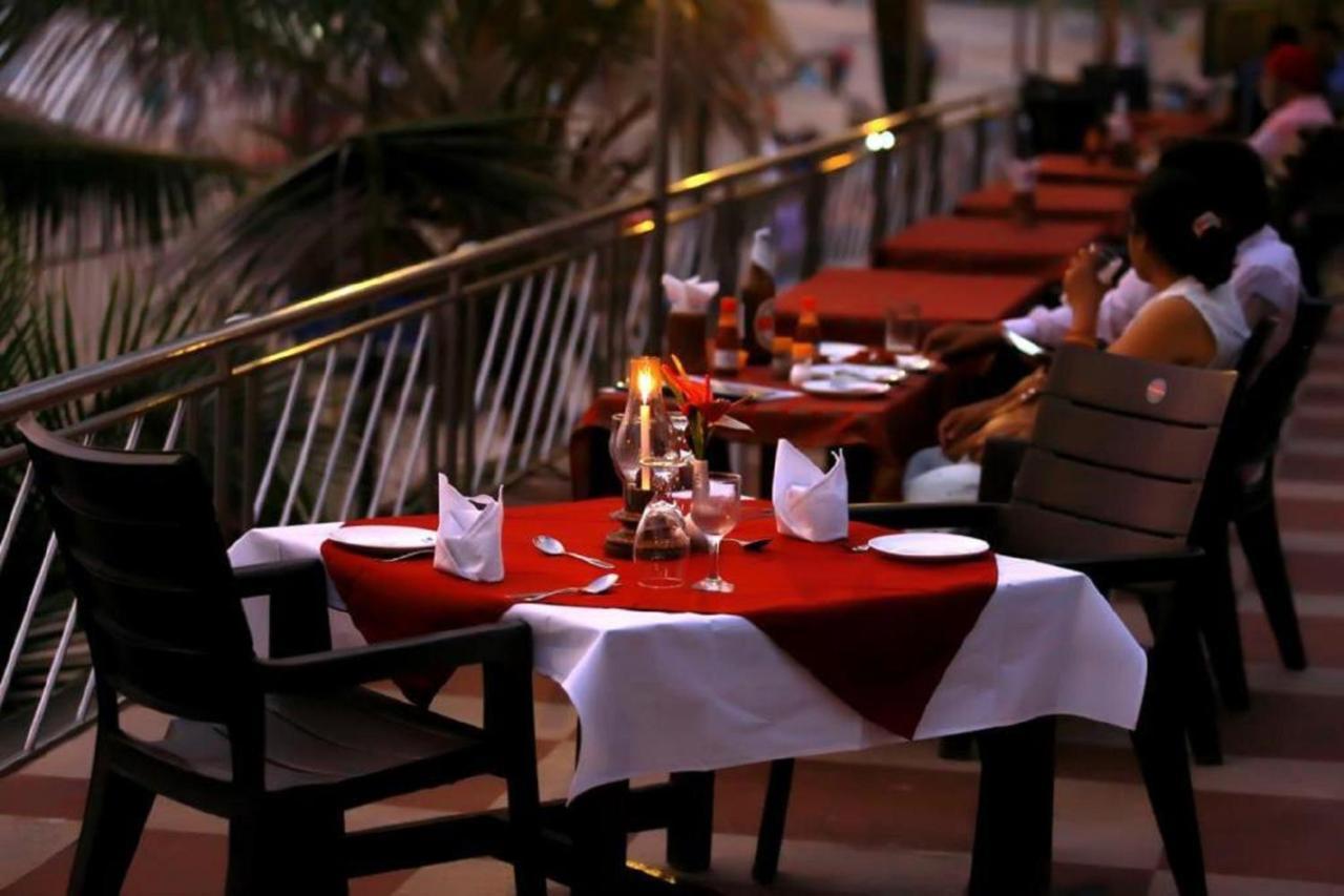 Seaface Beach Resort Kovalam Buitenkant foto