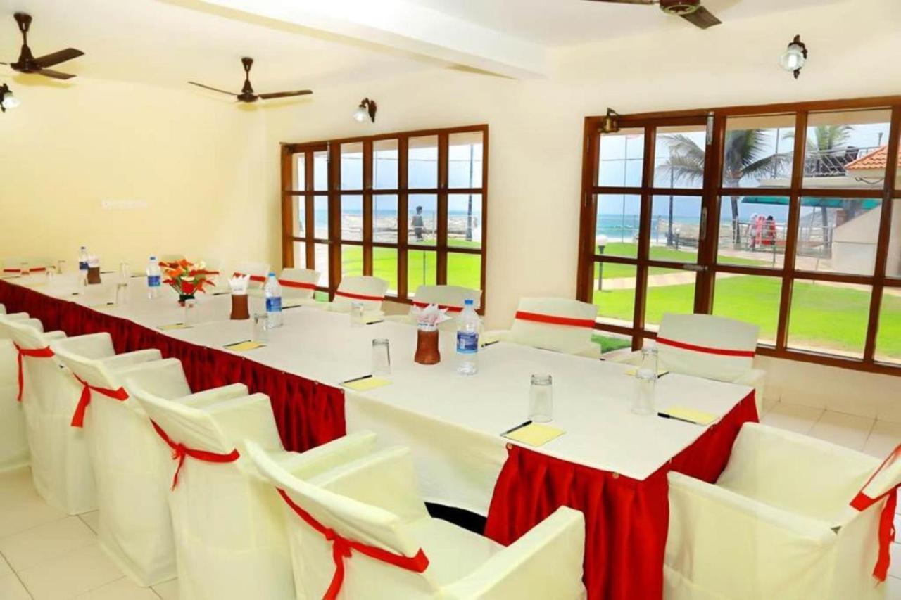 Seaface Beach Resort Kovalam Buitenkant foto
