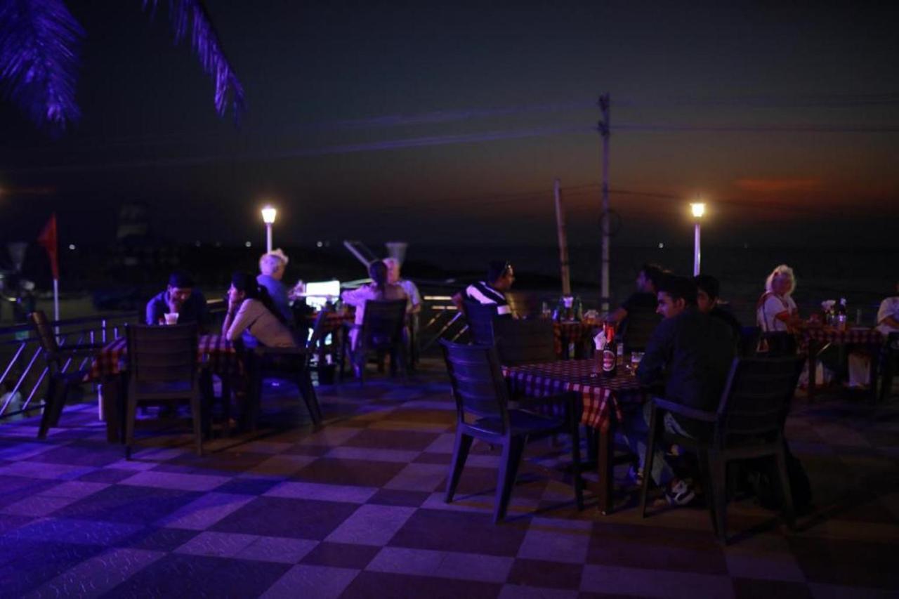 Seaface Beach Resort Kovalam Buitenkant foto
